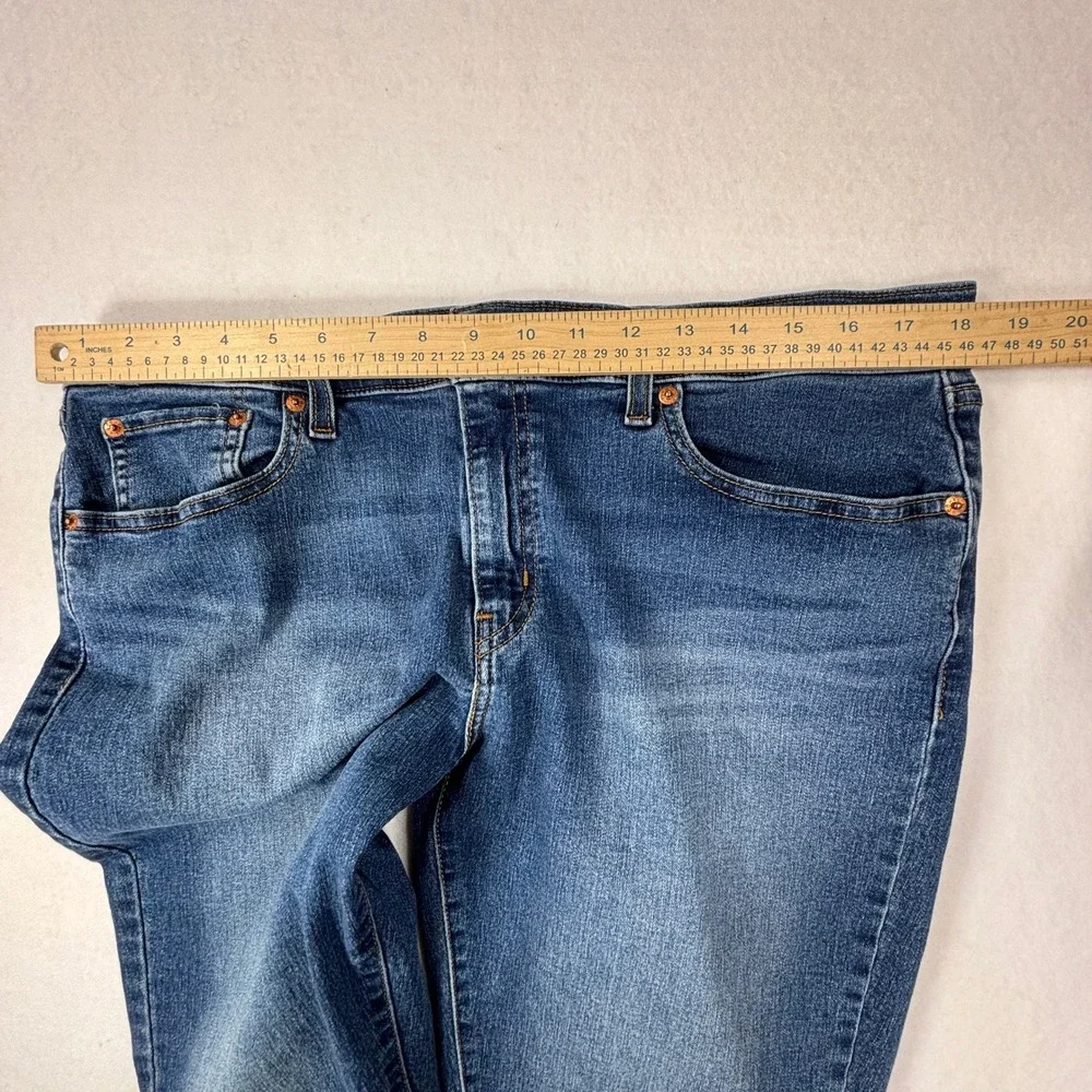 Levis Womens Boyfriend‎ Jeans Mid Rise Size 33 L27